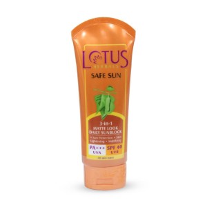 Lotus Herbals Safe Sun 3-In-1 Matte Look Daily Sunblock SPF-40, 100g Rs 165 only amazon