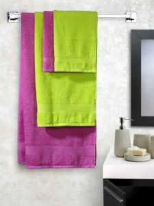 Trident Splash Solid 4 Piece 425 GSM Cotton Towel Set (Pink and Green)