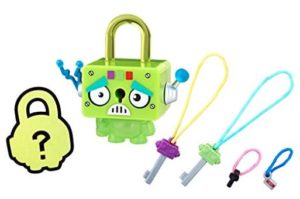 Hasbro Lock Stars Green Square Robot Trend Collectibles (Multicolour)