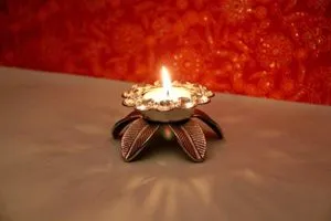 Angelic Copper Steel T Lite Crystal Flower Rs 85 amazon dealnloot