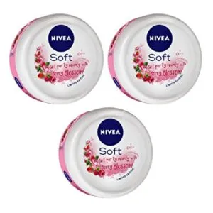 NIVEA Soft Light Moisturizer Berry Blossom 200ml Rs 486 amazon dealnloot