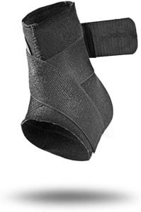 Mueller Neoprene Blend Ankle Support with Straps Rs 157 amazon dealnloot